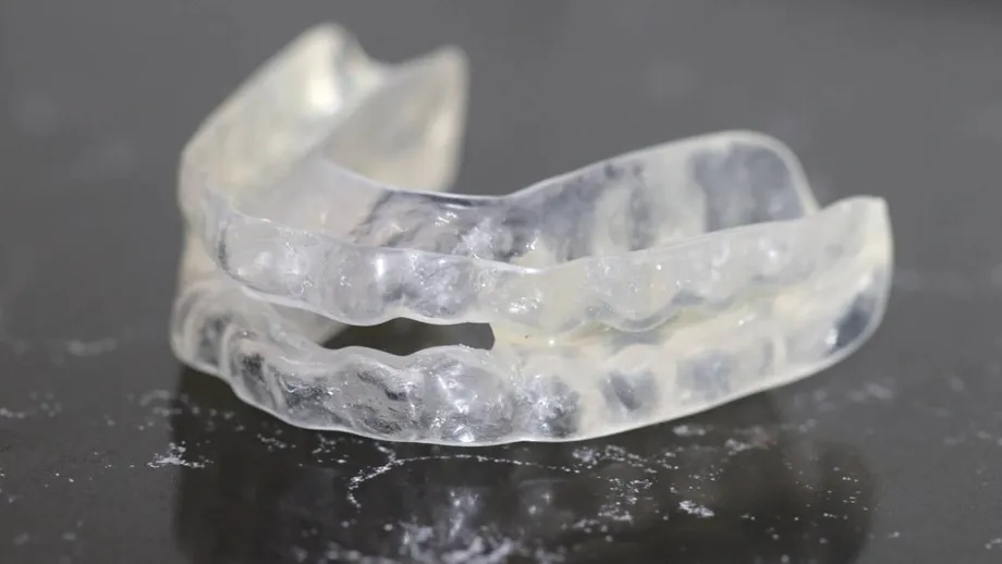 Ce trebuie să știi dacă urmează să porți un aparat dentar invizibil pentru adulți