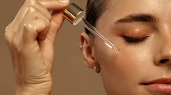 Obsesia pentru „glass skin” îți poate distruge bariera cutanată. Greșelile de skincare care îți sensibilizează pielea fără să-ți dai seama