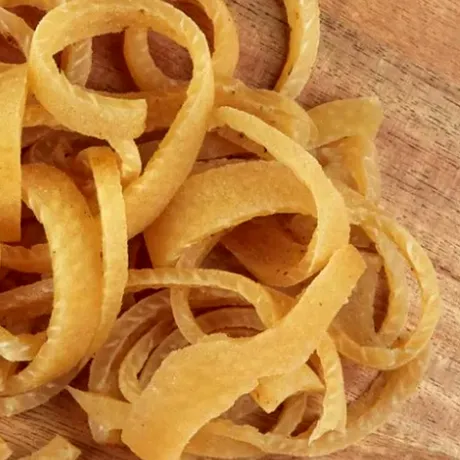 Șoriciul de porc e prea tare și gumos? Trucul banal prin care îl faci fraged și să se topească în gură