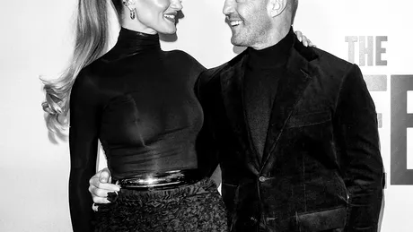 Iubita lui Jason Statham, selfie doar în lenjerie. Are doi copii și arată demențial!