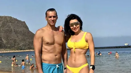 Vacanța de vară a lui Carmen Brumă cu Mircea Badea și Vlad, băiețelul lor. Vedeta face furori în costum de baie