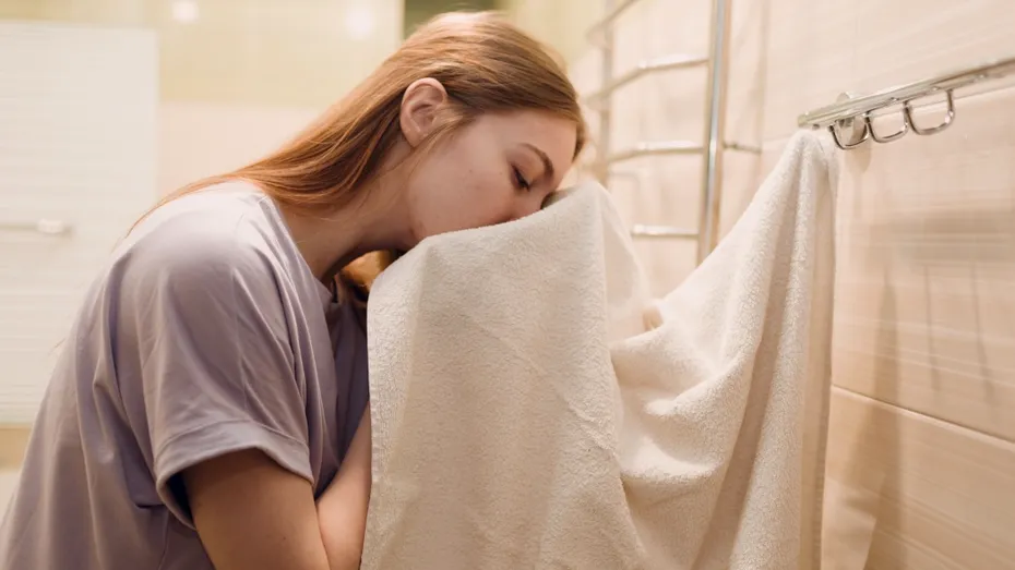 De ce miros urât prosoapele chiar după spălare. Soluțiile rapide care le redau prospețimea!