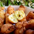 Gogoși cu flori de salcâm. Ingredientul care îi dă un gust aparte