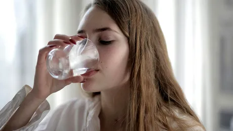 Câte pahare de apă trebuie să bei în fiecare zi, pentru a-ți regla glicemia