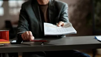 Când trebuie depus dosarul de pensionare și în cât timp vine prima pensie? Termenele pe care trebuie să le știe toți românii