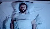 Sforăi? Iată 4 trucuri pentru un somn liniștit
