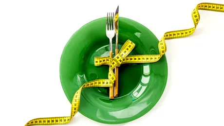 Un cunoscut medic britanic a creat o dietă care te ajută să scapi de 4 kilograme în două săptămâni