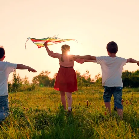 Calendarul alocațiilor pentru copii în octombrie 2025. Când intră banii pe card