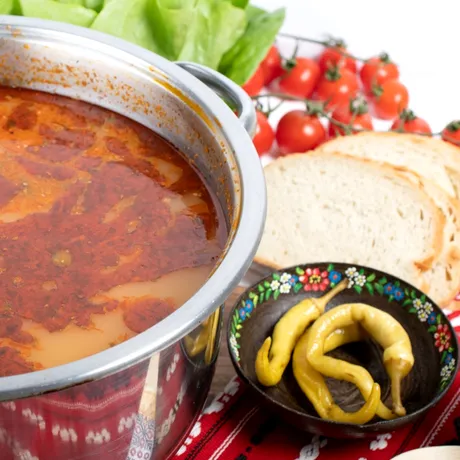 ⁠Ai sărat prea mult ciorba? Metoda simplă care o readuce la gustul perfect