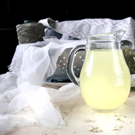 Elixirul uitat al tinereții: băutura naturală care îți susține digestia și ajută la detoxifierea organismului