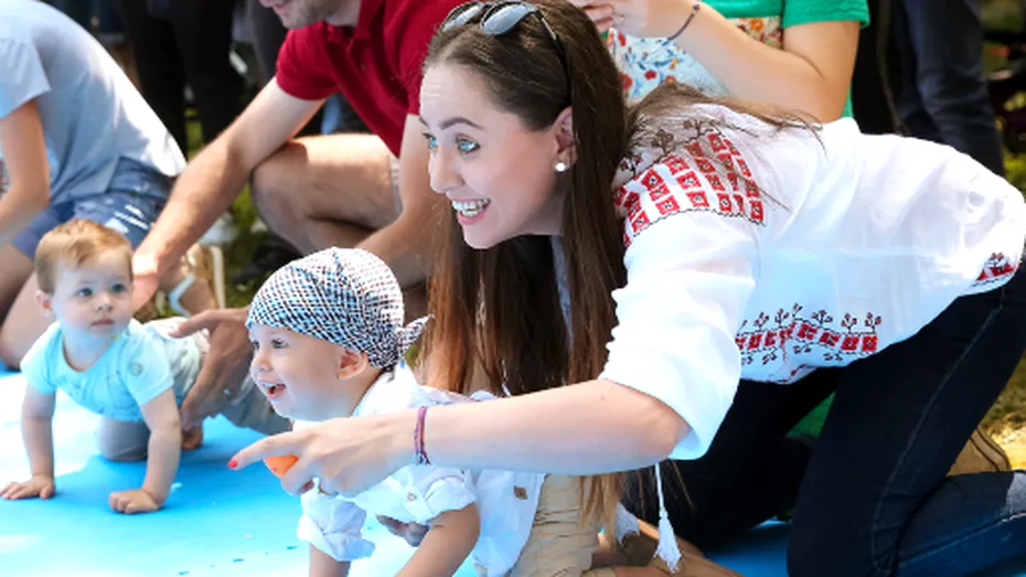 Concurs de bebeluşi-viteză şi ateliere pentru copii şi părinţi la Muzeul Satului