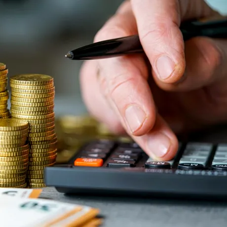 Ce salariu și câți ani de muncă îți asigură o pensie de 2.000 sau 3.000 de lei. Calculul exact
