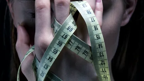 Bulimia nervoasă: cauze, simptome, tratament