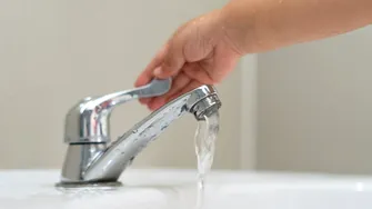 Apa de la robinet ar putea duce la apariția bolii Parkinson, conform studiilor