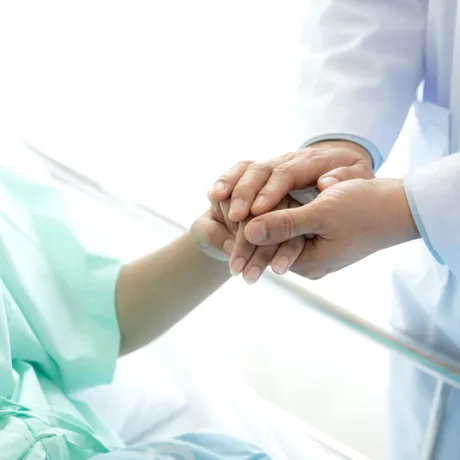 O tânără de 23 de ani cu cancer de colon în stadiul 4, complet vindecată cu o terapie genetică revoluționară