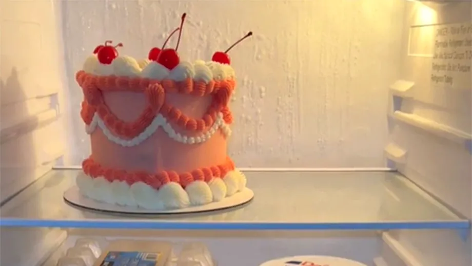 Câte zile rezistă tortul în frigider, de fapt? Greșeala pe care mulți români o fac