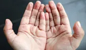 De ce pielea de pe degete se zbârcește în apă. Nu este doar pentru că pielea absoarbe apă