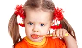 Ce trebuie să facă părinţii când copiii îşi pierd dinţii de lapte