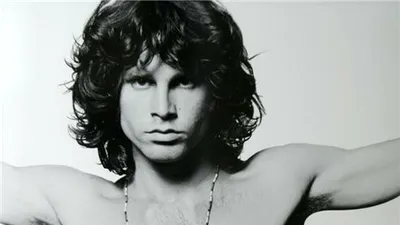 Jim Morrison alias „Lizard King”, 53 de ani de la moartea învăluită în mister