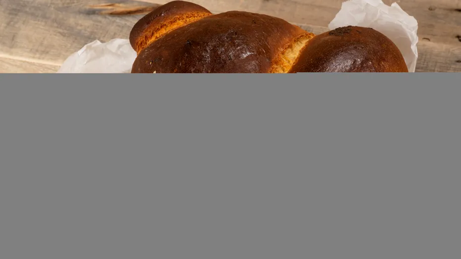 Cu ce să stropești cozonacii după ce i-ai scos din cuptor. Vor avea un gust absolut delicios