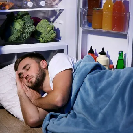 Dieta „remarcabilă” care ar putea vindeca insomnia în doar 24 de ore. Ce au descoperit oamenii de știință