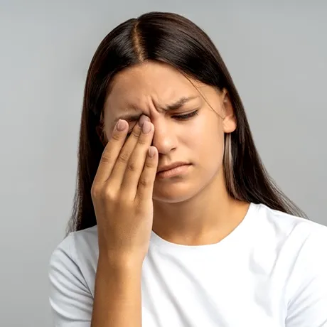 Această tânără a aflat că suferă de o boală gravă, după ce a ignorat un simptom comun! Credea că oboseala vine de la job