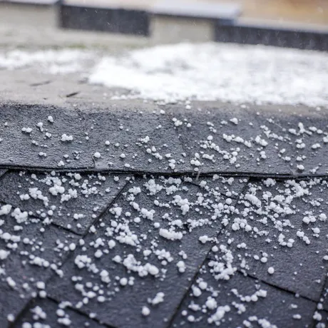 România, lovită de un nou val de furtuni. Meteorologii anunță o răcire semnificativă în zilele următoare