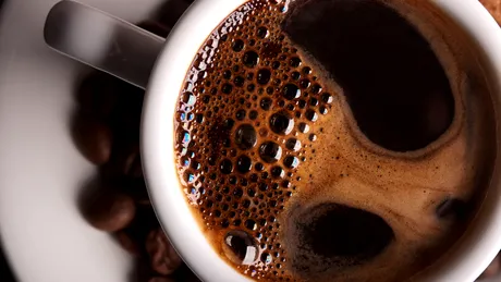 Ce să pui în cafeaua de dimineaţă ca să slăbești văzând cu ochii
