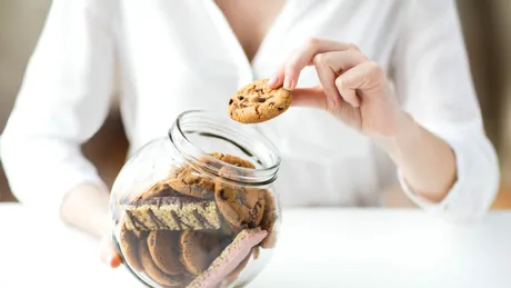 Poate un biscuit cu ciocolată să tină foamea sub control?