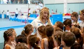 CP- Fundația Țiriac organizează prima selecție pentru cursurile gratuite de inițiere în gimnastică pentru copii, în prezența Nadiei Comăneci, joi, 24 septembrie 2026. Evenimentul este primul deschis publicului derulat în cadrul Sălii de Gimnastică „Nadia Comăneci”, prezentată oficial în luna iulie a anului curent.