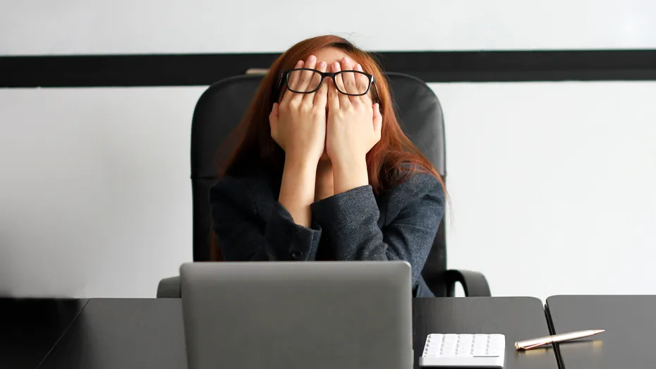 Cum să îți menții sănătatea mintală și emoțională în era digitală