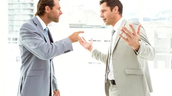 Cum te afectează orele lungi la birou și nopțile fără somn? E timpul să prioritizăm odihna