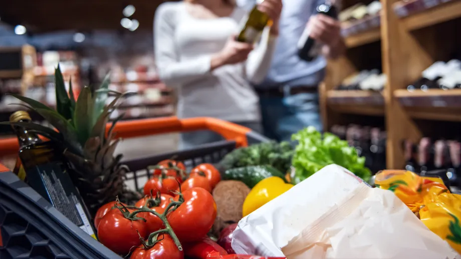 Scumpiri în lanț de la 1 octombrie 2025. Românii ar putea plăti mai mult pentru alimentele de bază
