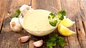 Cum faci mujdei de usturoi ca în Delta Dunării. Ingredientul secret care îl transformă într-un sos cremos