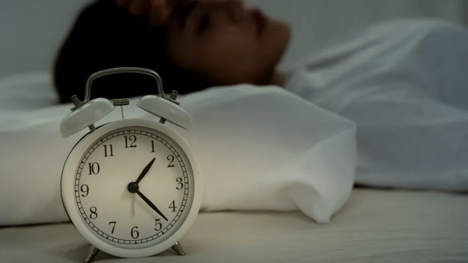 Ce se întâmplă dacă îți amâni constant ora de culcare în weekend