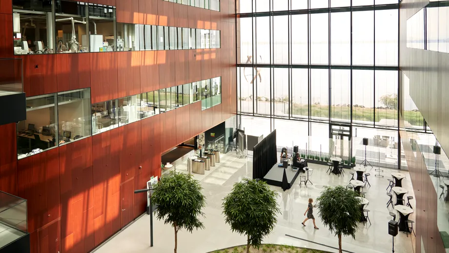 The Cube, laboratorul unde, prin inovație și știință, este construit viitorul fără fum