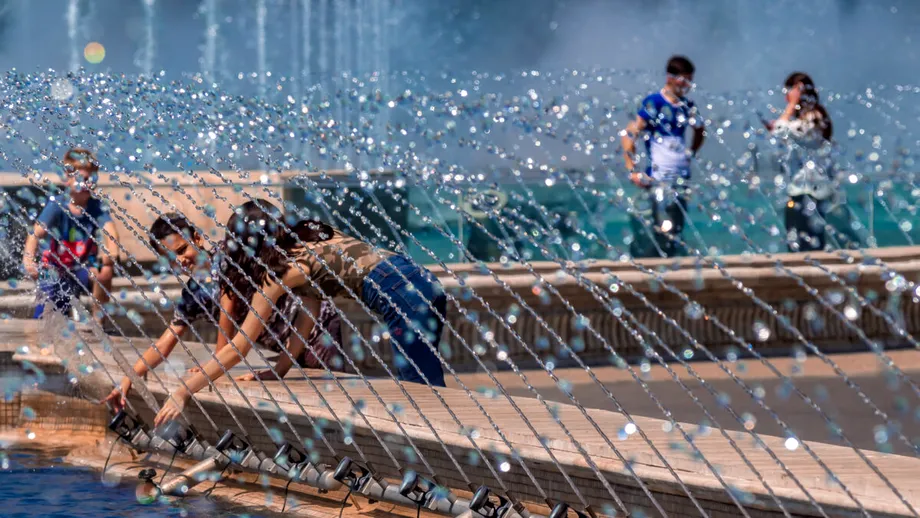 Canicula nu iartă: ce spun medicii despre pericolele ascunse ale valului de căldură / VIDEO