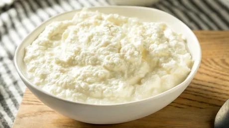 Cea mai BUNĂ și cea mai REA brânză dacă ai intoleranță la lactoză