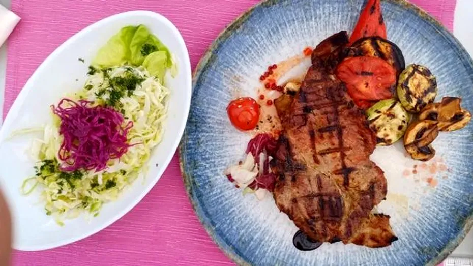 Cât a ajuns să coste o ceafă de porc, într-un restaurant de la mare. APC a reacționat imediat