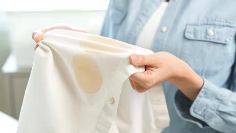 Cum să elimini petele de grăsime de pe haine. Nu ai nevoie de produse scumpe