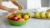 Tu știi cât zahăr consumi când mănânci fructe? Iată ce trebuie să știi!