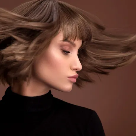 Tunsorile care te fac să arăți mai tânără cu 10 ani. Care sunt tendințele în 2025