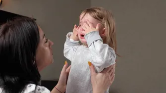 De ce copiii au tantrumuri aparent „din nimic”