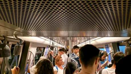 Aerul din metroul bucureștean, toxic pentru călători. Românii respiră zilnic particule periculoase în stații aglomerate