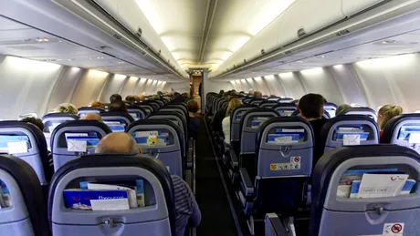 Singurul obiect de călătorie care face fiecare zbor mai ușor și mai confortabil! Iată de ce ai nevoie neapărat