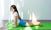 3 exerciții fizice care pot corecta scolioza la copii
