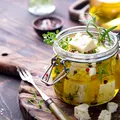 Cum să marinezi brânza feta pentru un gust senzațional ca în Grecia