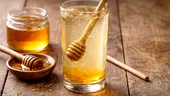 Apă cu miere în fiecare dimineață: rețeta aprobată de experți și regulile care o fac să funcționeze