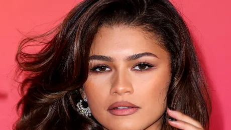 Zendaya, fabuloasă într-o rochie semnată Atelier Versace
