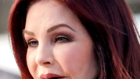 Cum arată Priscilla Presley, fosta soție a lui Elvis, la 76 de ani. Operațiile estetice i-au schimbat radical trăsăturile